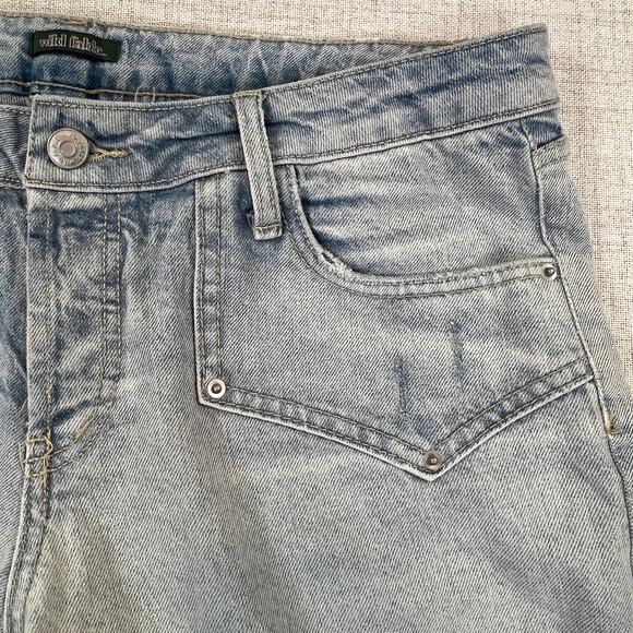 Wild Fable Low Rise Bootcut Jeans Women's 12 Light Wash Lightly Distressed - Picture 3 of 10